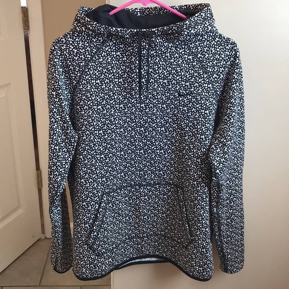 Nike size medium hoodie sweatshirt. EUC!